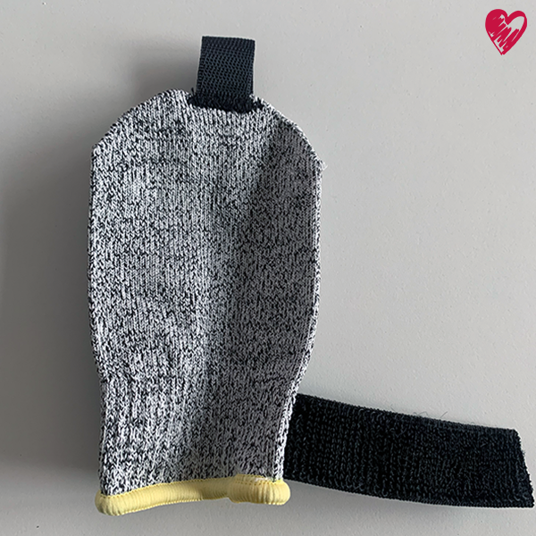 Ösen am Pfotenschuh & Universalpfotenschutz für Trainingsband